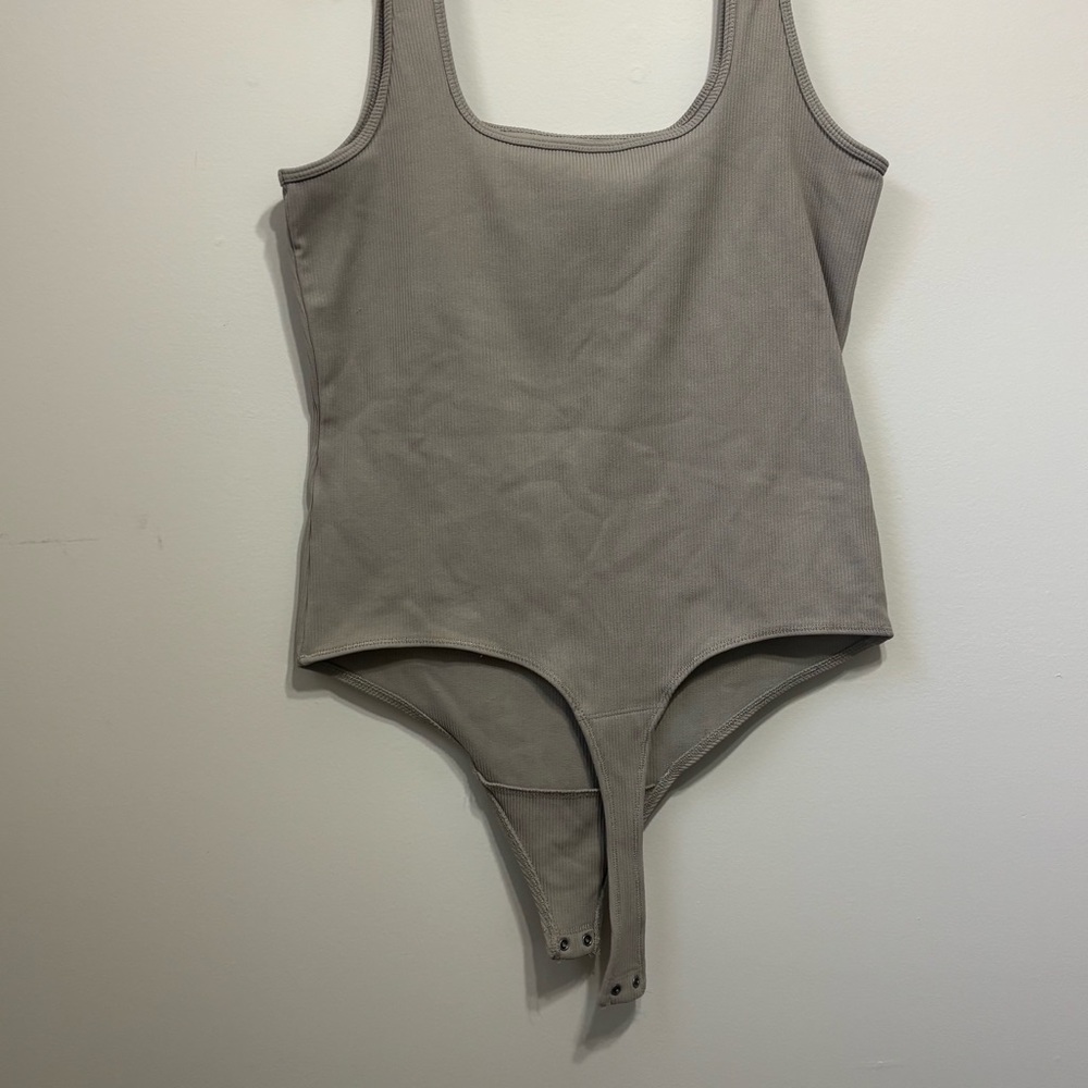 Abercrombie & Fitch Taupe Ribbed Scoop-Neck Bodysuit - Picture 2 of 5